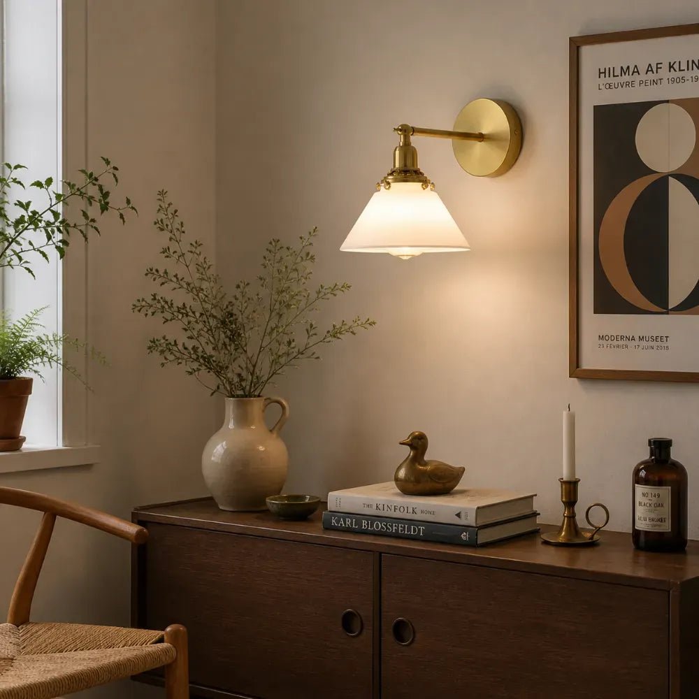 Applique murale vintage en verre blanc | Belinoa - LuminaSeat