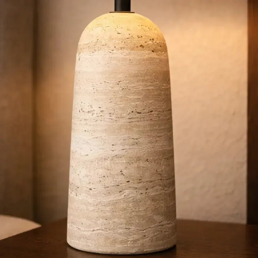 Lampe moderne en travertin & tissu | Omiu