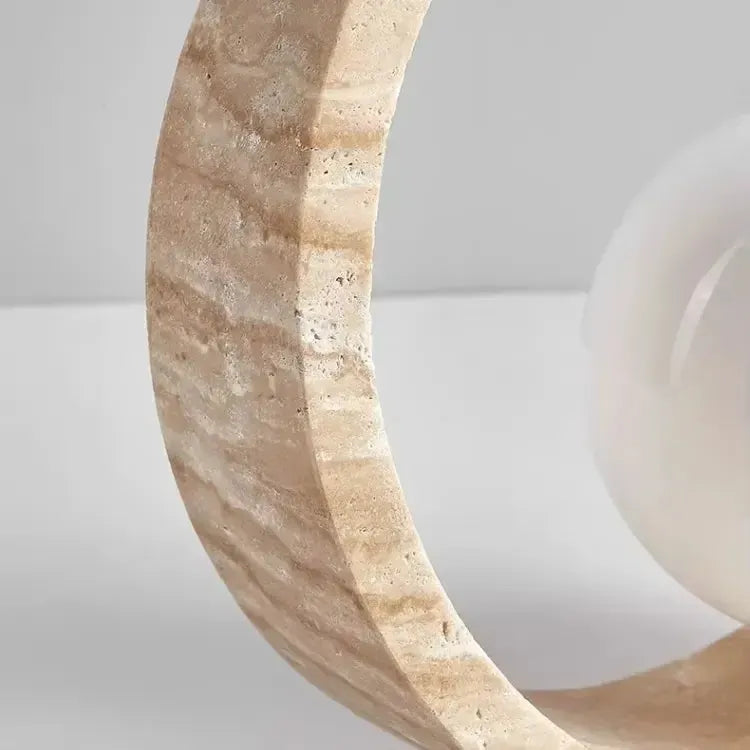 Lampe design sculptural en travertin naturel | Noctura