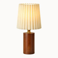 Lampe de chevet bois massif & tissu plissé | Ruera - LuminaSeat